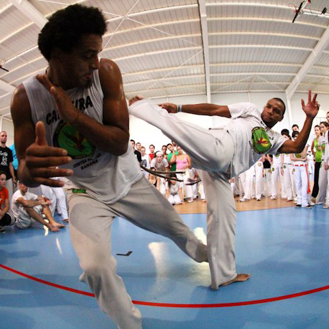 Capoeira Senzala 78 - Grupo Senzala. Dirigé par Mestre Banana